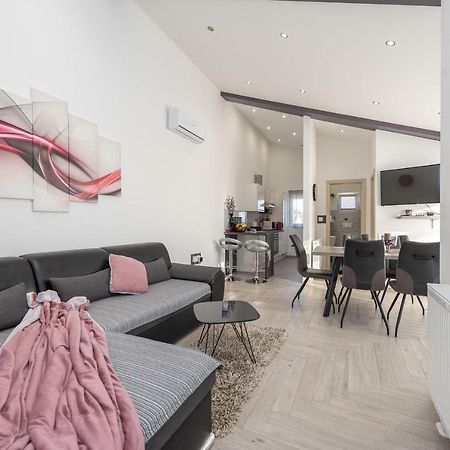 Apartments Luky Zadar Eksteriør billede